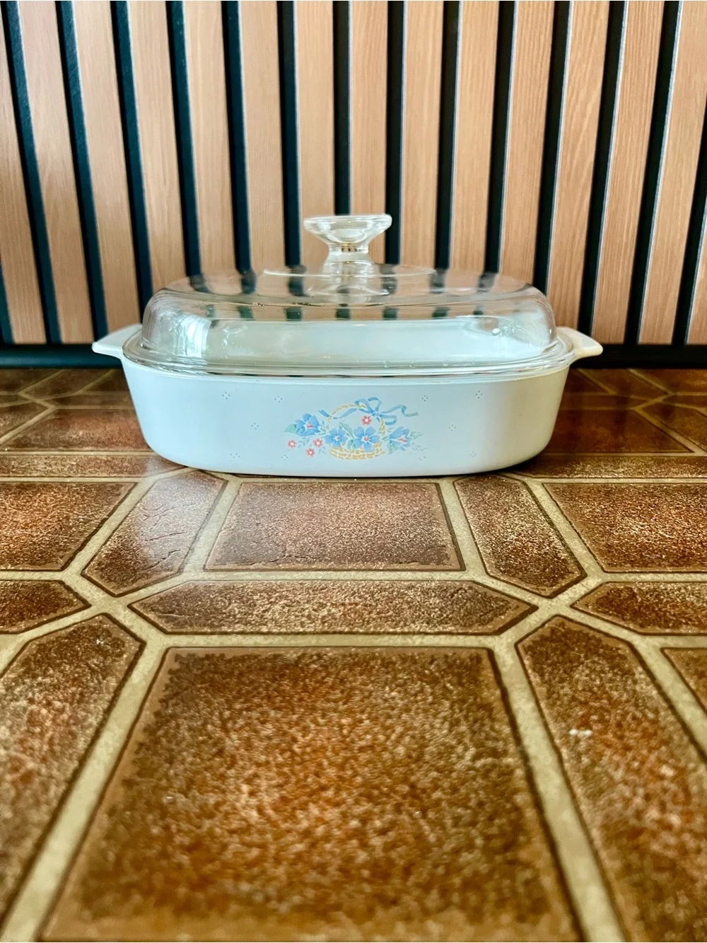 Vintage Open Box CorningWare Country Cornflower Casserole Dish 2.5 Qt A-10-337
